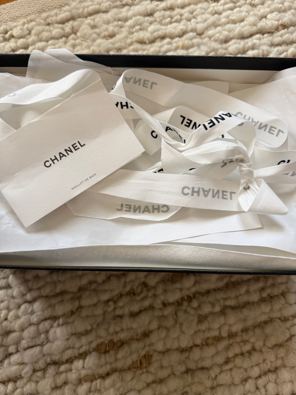 ❤️New CHANEL Black Box with ribbon - Picture 2 of 5